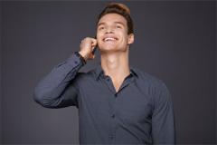 男生右边太阳附近长痣