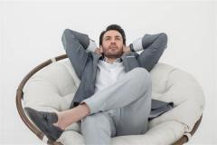 靠近耳朵旁边脸上的痣