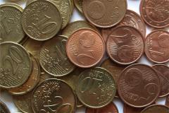 带5个硬币在身上招财吗