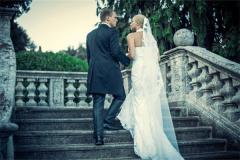 参加婚礼能穿黑色衣服吗