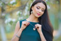 女人有鹰钩鼻旺夫吗