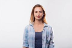 眼神闪烁的人自卑吗