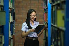梦见已故女同学意味着什么