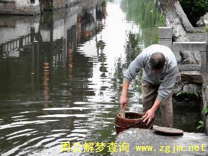 梦见刷马桶 冲马桶 刷马桶 洗马桶